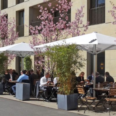 Aussenbereich Restaurant jederziit im gate27 in Winterthur